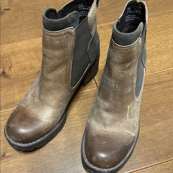 Brown Leather Ankle Boots - Picture 1 of 7
